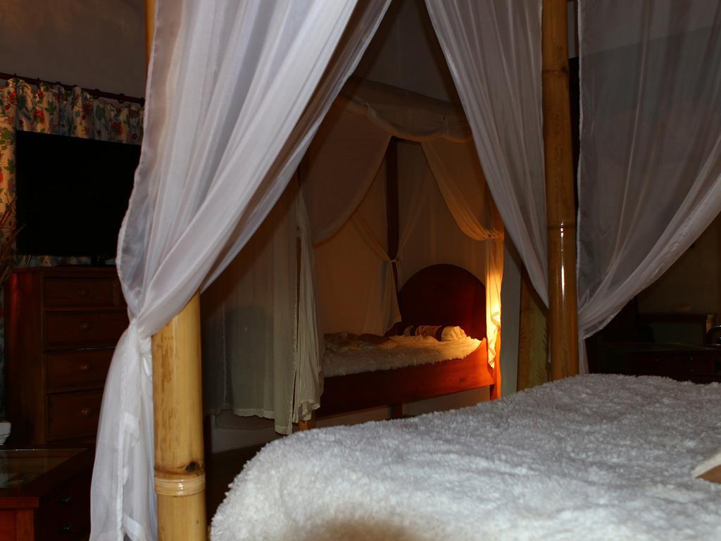 Hotel Au Bon endroit à Genebrieres Chambre photo