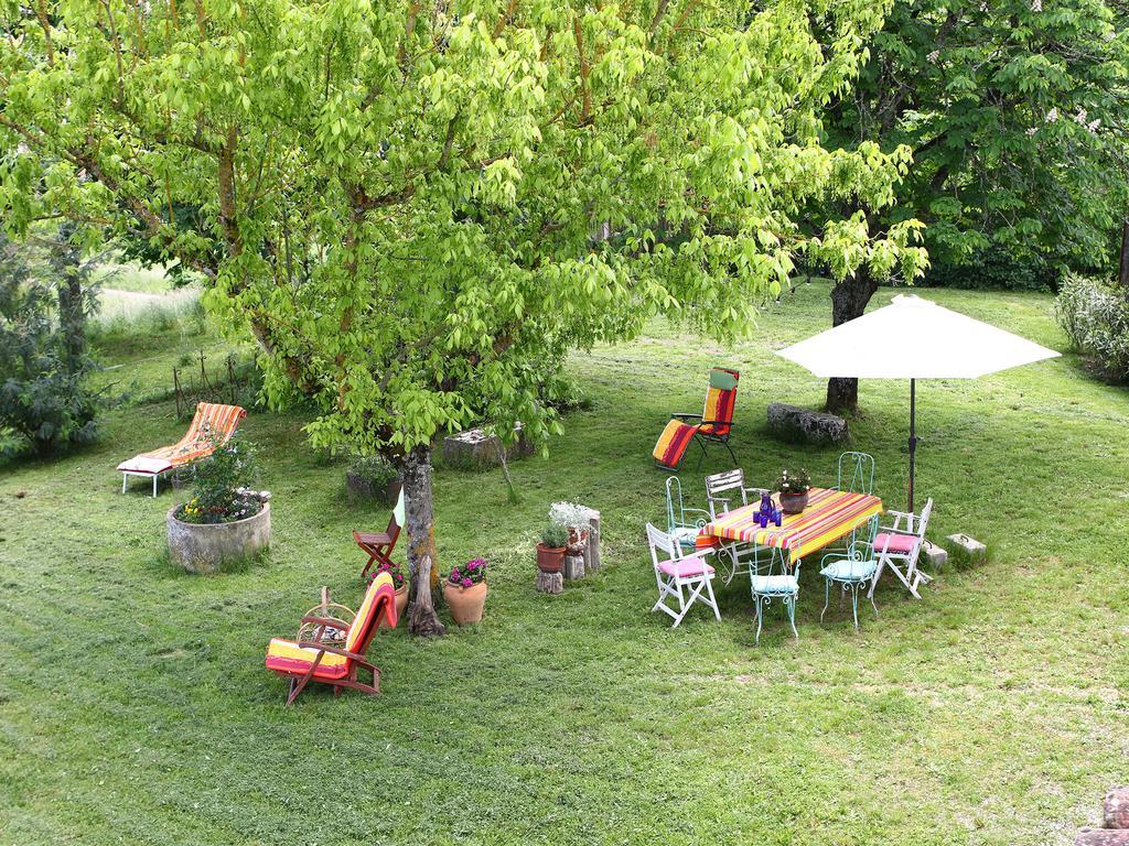 Hotel Au Bon endroit à Genebrieres Extérieur photo