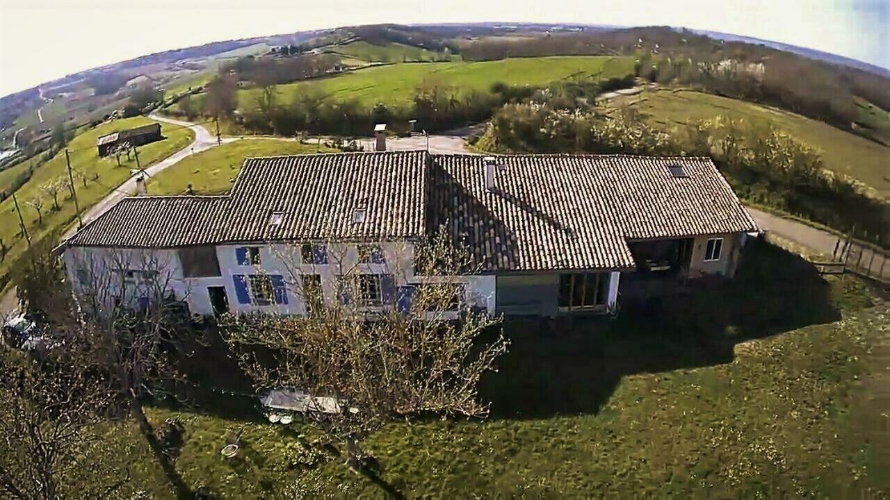 Hotel Au Bon endroit à Genebrieres Extérieur photo